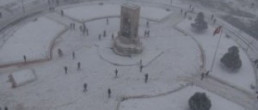 Taksim Meydanı karla kaplandı